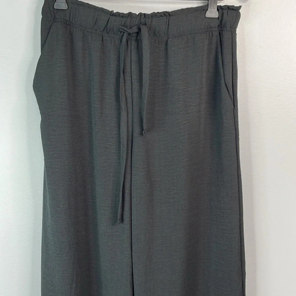 FOREVER 21 NWT Contemporary High Waist Wide Leg Pants Black Elastic Drawstring M - Picture 3 of 10